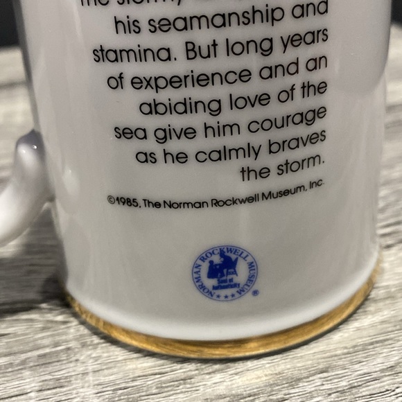 Norman Rockwell | Braving the Storm - Collector’s Mug - Picture 9 of 11